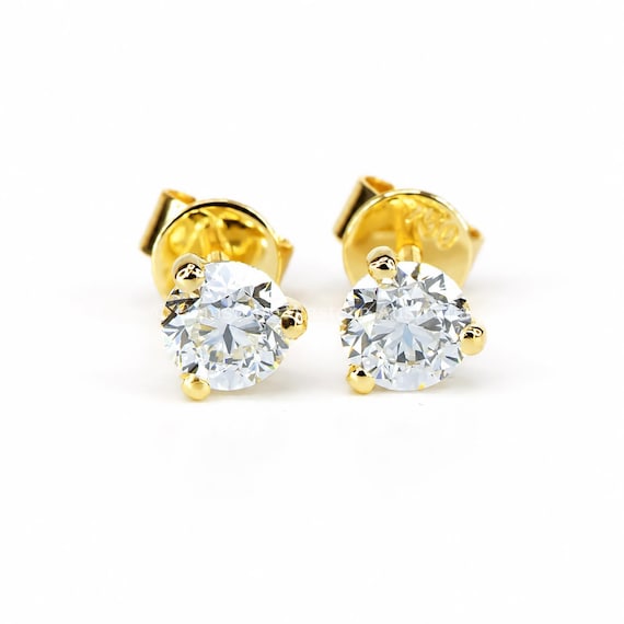 1.0 carats Round Diamond Stud Earrings in 18K Yellow Gold