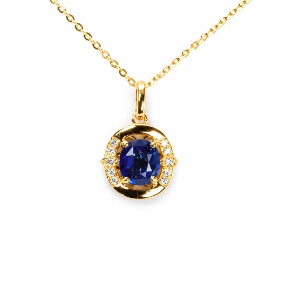 1.57ct Natural Blue Sapphire Pendant Necklace with Diamond Accents in 18K Yellow Gold