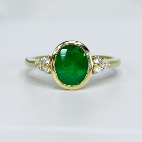 18K Gold Emerald and Diamonds Ring 1.66 carats Colombian Emerald