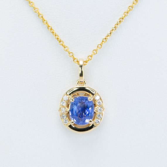 1.6ct Natural Sapphire Pendant in 18K Yellow Gold