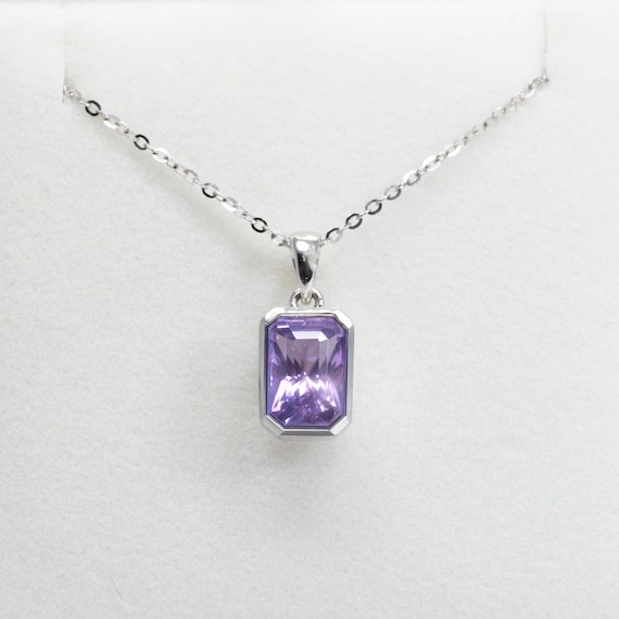 3.10ct unheated Violet Sapphire Pendant in 950 Platinum