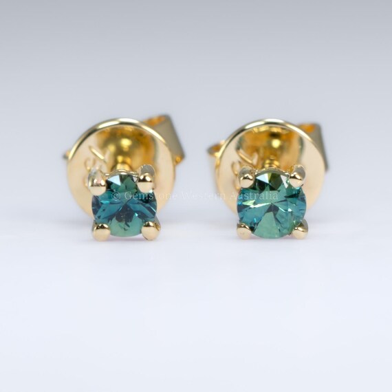 Classic 4-Prong Australian Teal Sapphire Stud Earrings in 18K Gold