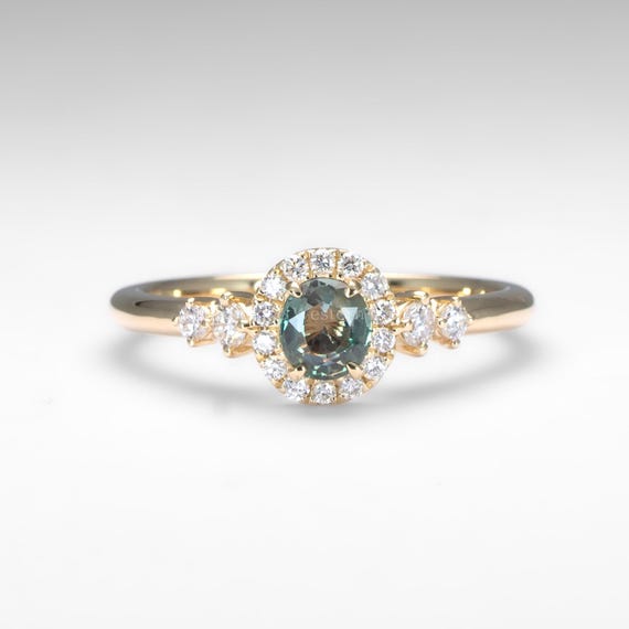 Alexandrite Halo Ring in 18K Yellow Gold
