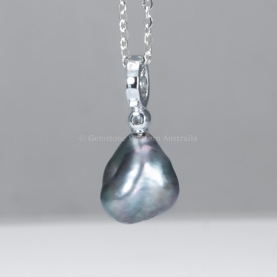 Baroque Tahitian Pearl Pendant with Diamond in 18K White Gold