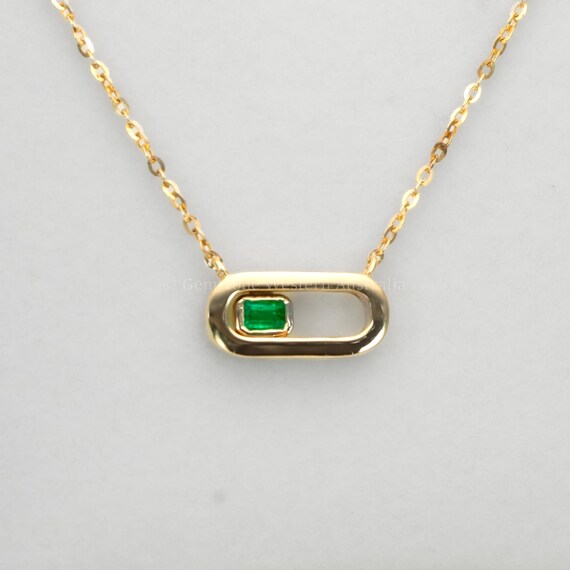Sliding Emerald Pendant in 18K Yellow Gold