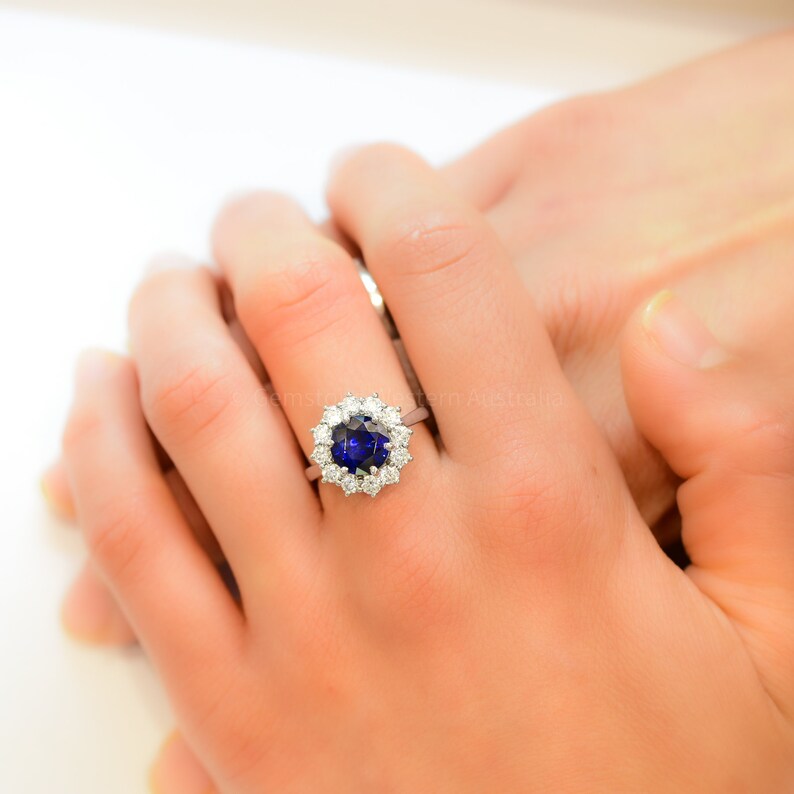 3.16ct Royal Blue Sapphire Diamond Halo Ring in Platinum image 3