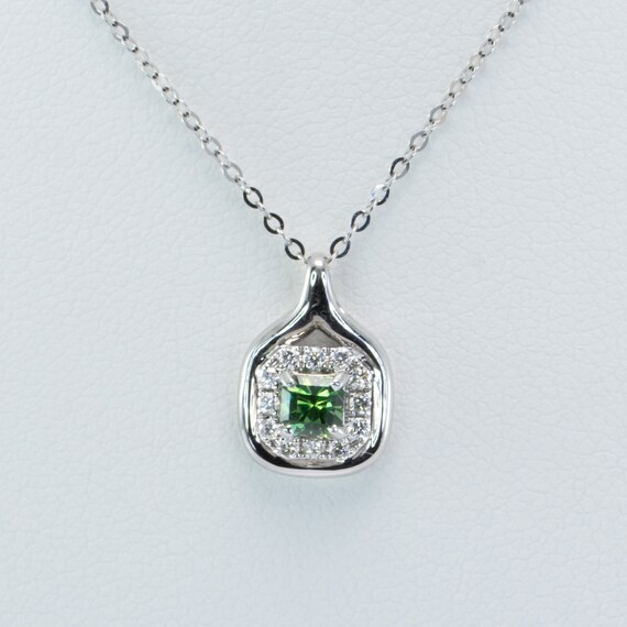 18K White Gold Alexandrite Pendant | Natural Alexandrite and Diamonds Pendant