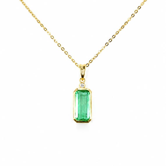 2.70ct Emerald Cut Colombian Emerald Pendant | 18K Yellow Gold