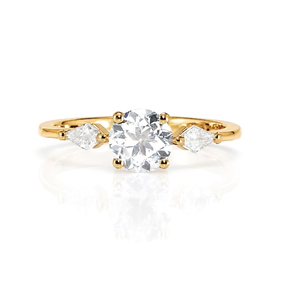 1ct Round Diamond Ring with Kite-Shaped Accents in 18K Yellow Gold