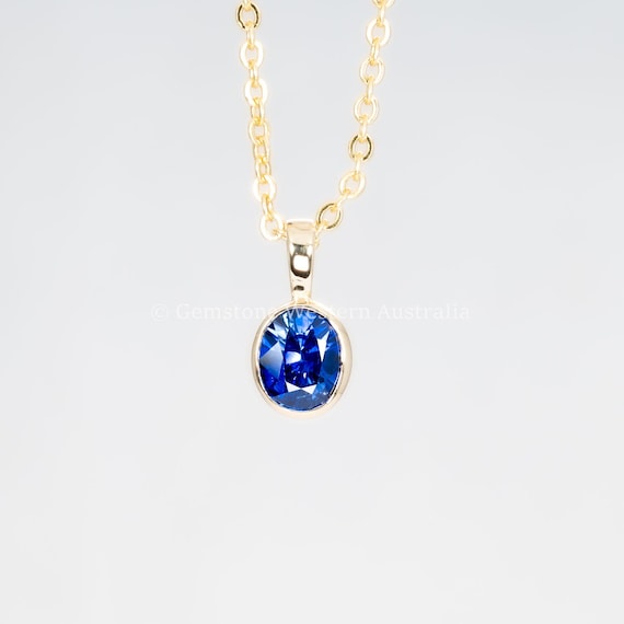 Royal Blue Sapphire Pendant in 18K Yellow Gold – 1.08ct Oval Cut