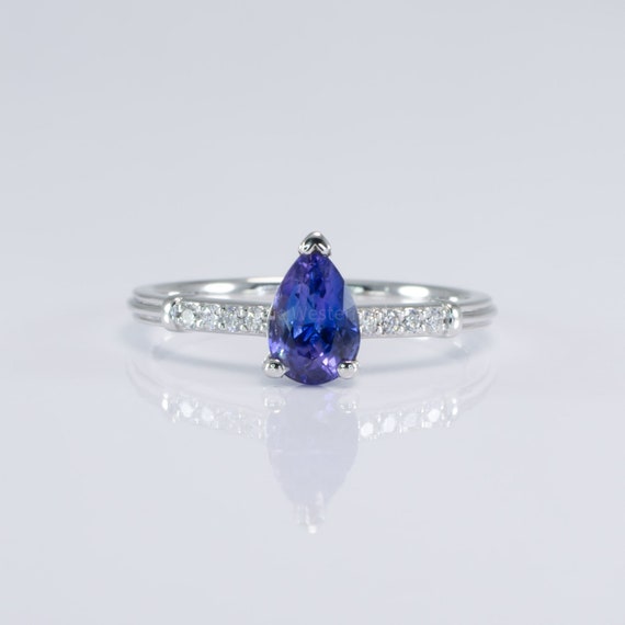 Natural Purple Blue Sapphire Solitaire Ring with Accents | Sapphire Platinum Solitaire Ring