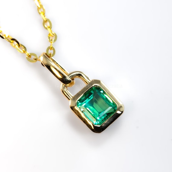 0.33ct Vivid Green Colombian Emerald Pendant in 18K Yellow Gold