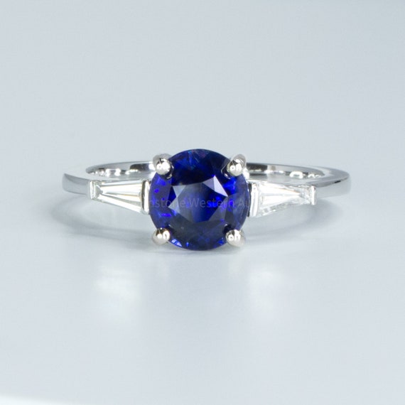 Royal Blue Sapphire Ring, Round Blue Sapphire Diamonds Ring, Three Stone Sapphire Ring in 18K White Gold