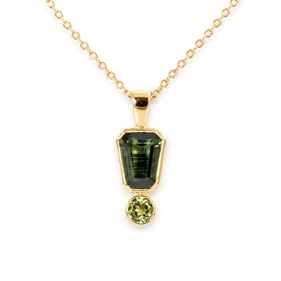 Australian Sapphire Pendant in 18K Yellow Gold