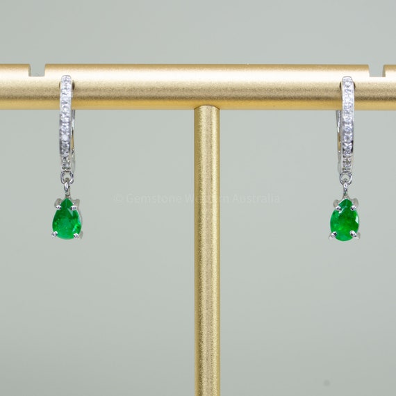 Dangling Emerald and Diamond Earrings in 18K Gold