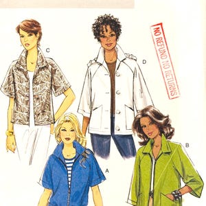 Peut inclure: Patron de couture Butterick B5648 présentant quatre modèles de vestes. Les vestes sont présentées en bleu, vert, blanc et dans un tissu à motifs. Le patron comprend les tailles 16-18-20-22. Le texte "NO REFUND NO RETURNS" est également visible.