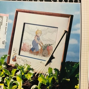 Cross Stitch & Country Crafts Pattern Magazine May/June 90- 32 Great Projects Southwest Floral harvest Helper