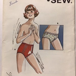 Sewing Pattern Kwik Sew 723 Girls’ Panties Regular and Bikini - Size 8-10-12 Designed for stretch Knits - Uncut FF