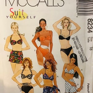 Symönster McCalls 8234 Dambaddräkt och sarong i två delar, storlek 18 - Byst 102 cm, Höft 109 cm, Oklippt och komplett