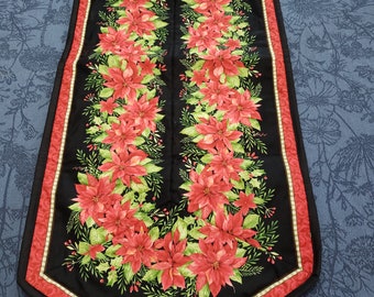 Poinsettia Table Runner - Medium