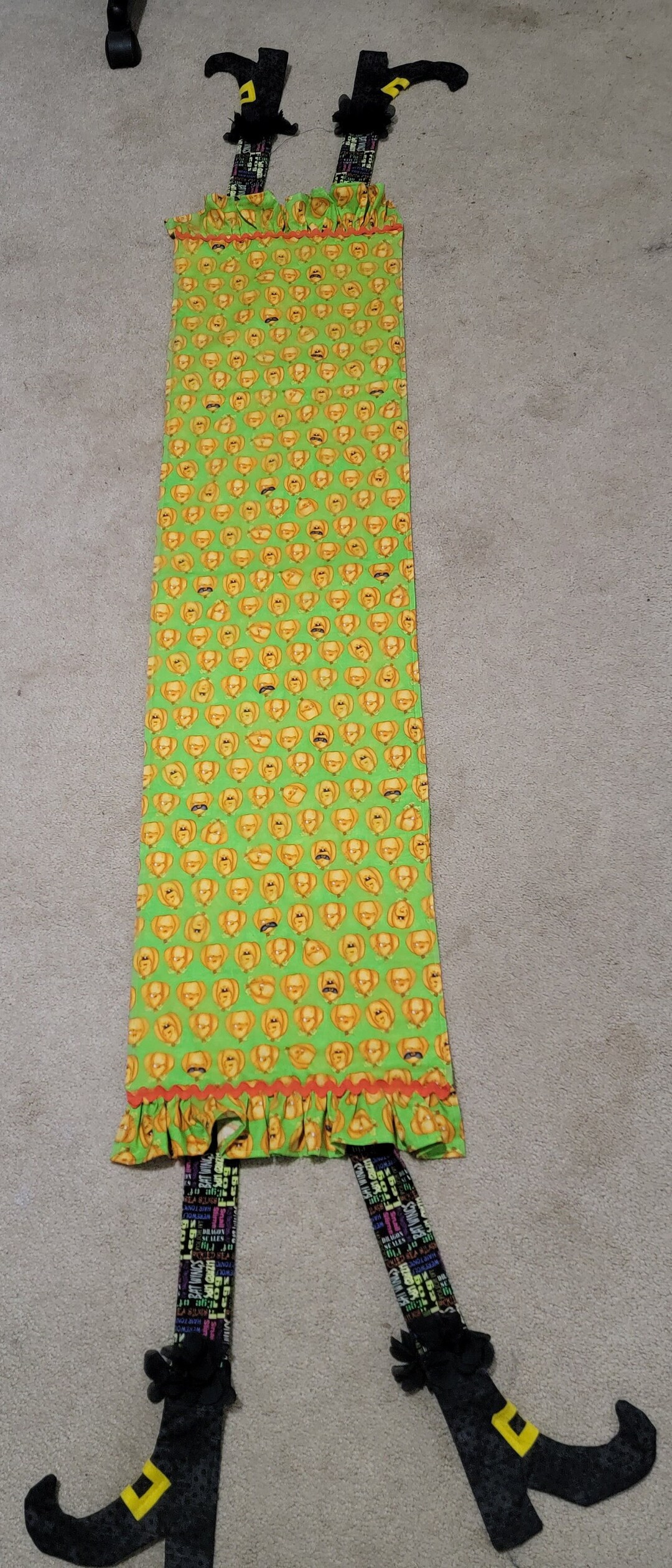 Witch Legs and Pumpkin Table Runner - Etsy
