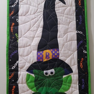 Halloween Frog Wall Hanging