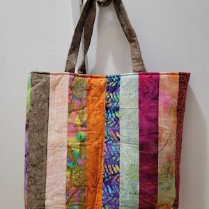 Braune Batik Gestreifte Handtasche