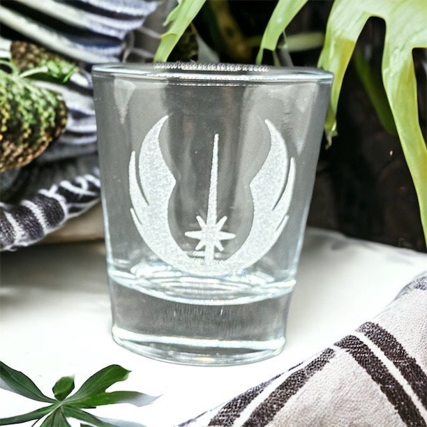 Brindle Southern Farms SW Etched Shot Glass Set of 4: Sci-fi Space Star  Noises Wars Shot Glasses