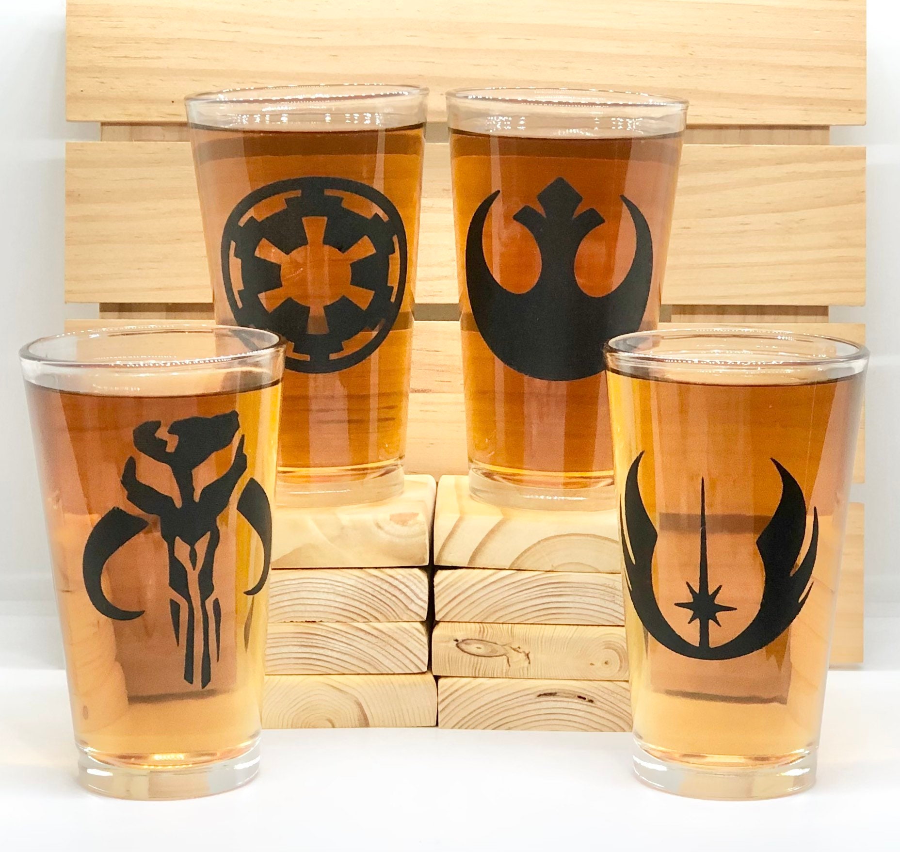 Star Wars Inspired Pint Glass Set of 4 Rebel Alliance, Mandalorian, Jedi  Order, Galactic Empire. Star Wars Gift Beer Glass Drinking Glasses 