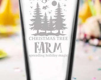 Verre à boire Hagrid's Christmas Tree Farm, verre à bière de film GRAVÉ - Cadeau de Noël parfait pour lui ou pour une fête de Noël