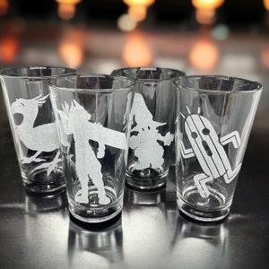 Final Fantasy Gift Set of 4 Pint Glasses: Engraved Vivi, Cactuar,  Cloud, Chocobo beer glass for dad, Final Fantasy Gifts for Him for Gamer