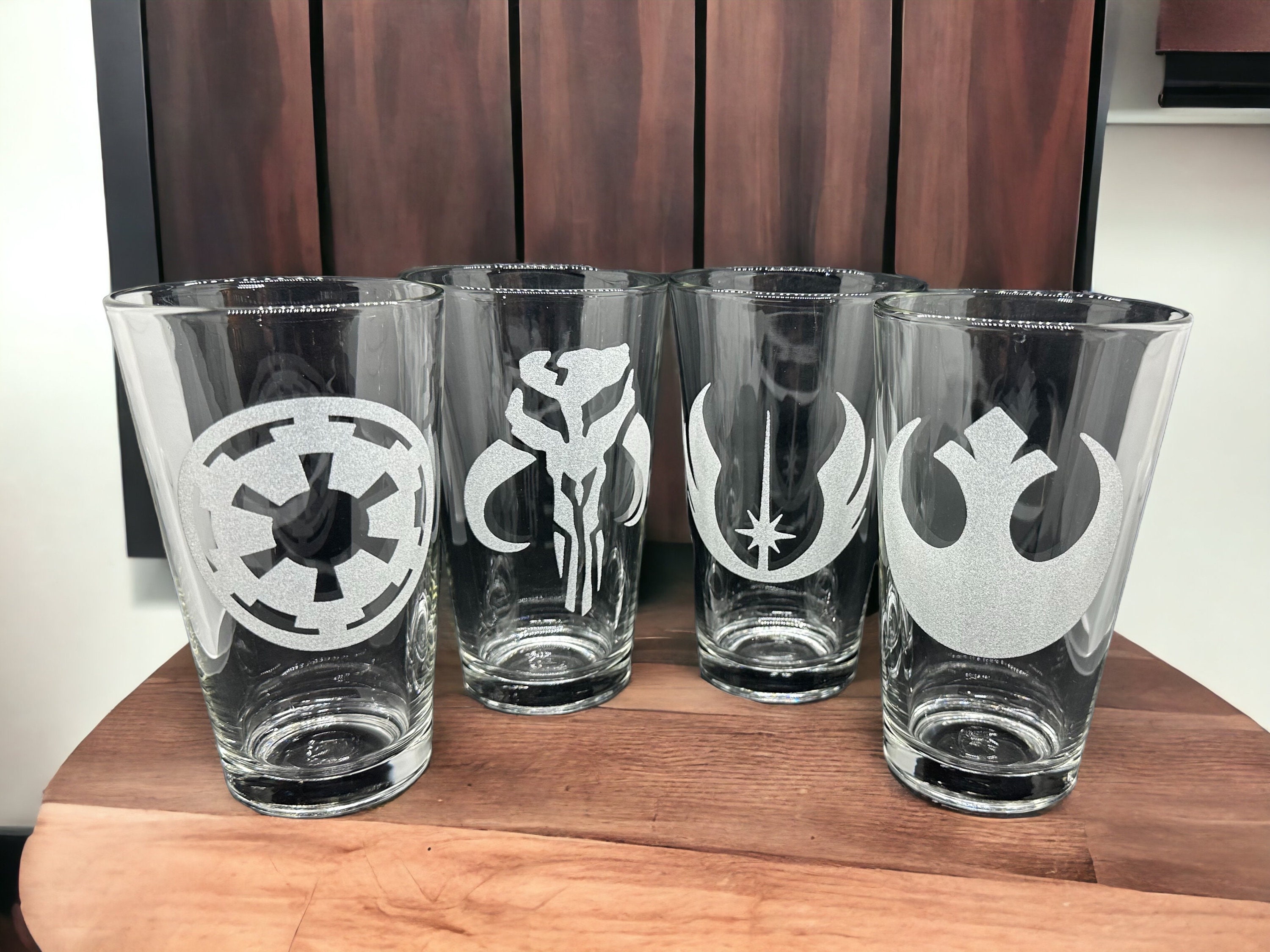 Star Wars Inspired Pint Glass Set of 4 Rebel Alliance, Mandalorian, Jedi  Order, Galactic Empire. Star Wars Gift Beer Glass Drinking Glasses 