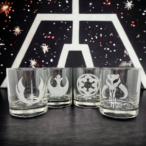 Star Wars Gifts Rocks Glasses: Engraved Star Wars Birthday Gift Mandalorian,  Jedi, Rebel, Galactic Whiskey Glass, Star Wars Father&#39;s Day
