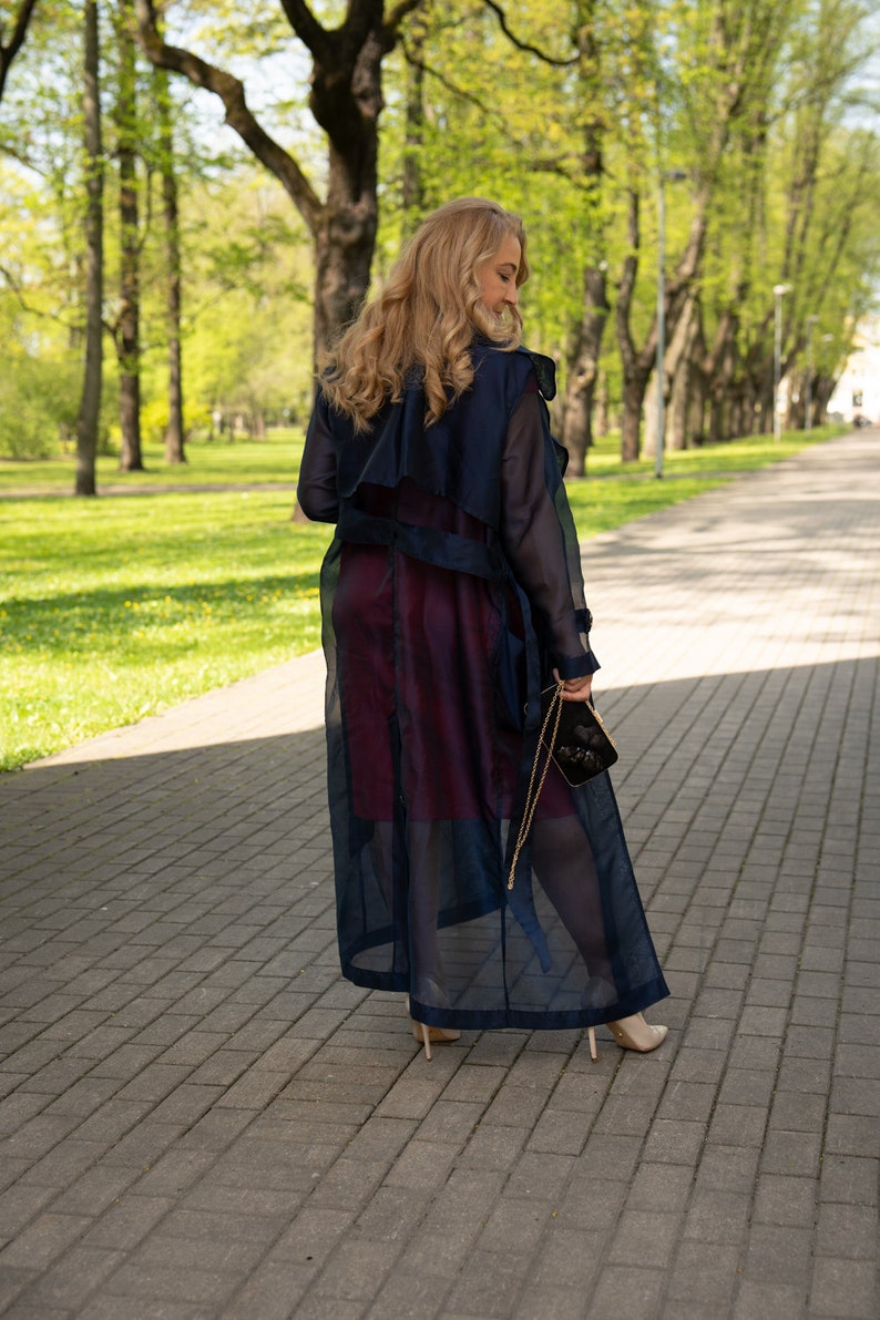 Women's elegant organza trench coat, blue nevi color coat, chic style. chic raincoat for going out 画像 3
