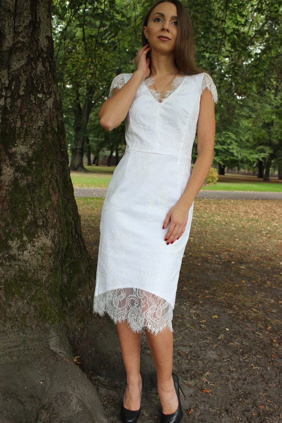 Women's Lace dress. cocktail dress, White dress. Dress case. prom dress. Bridesmaid dress. Dress For the celebration. For graduation.
