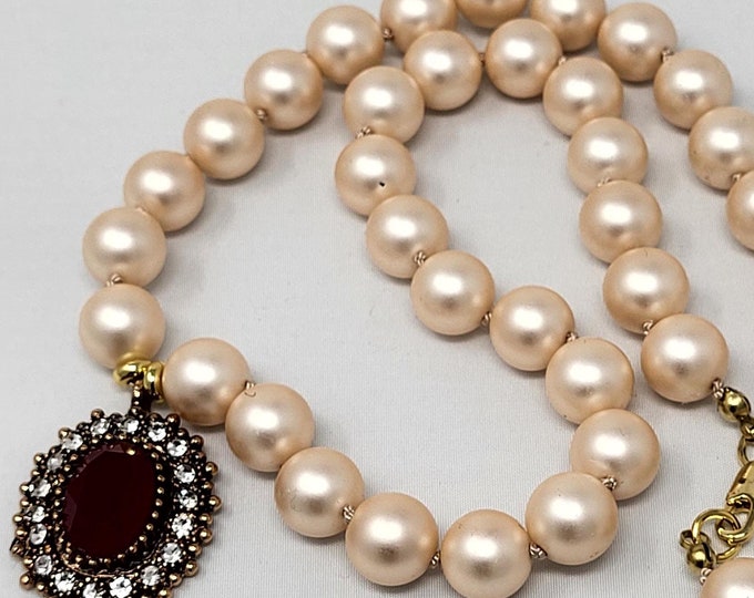 Creamy Soft Pink Pearls Necklace with Pendant