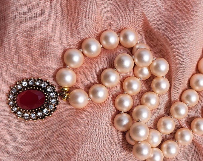 Creamy Soft Pink Pearls Necklace with Pendant