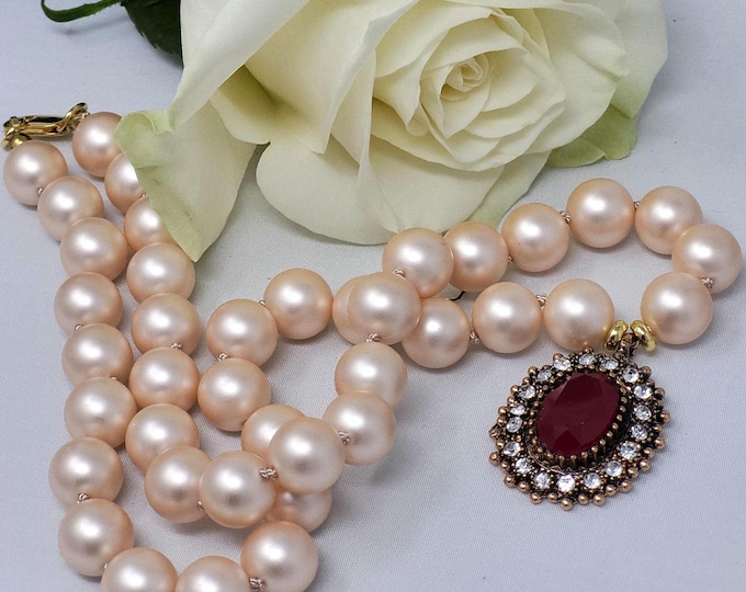 Creamy Soft Pink Pearls Necklace with Pendant