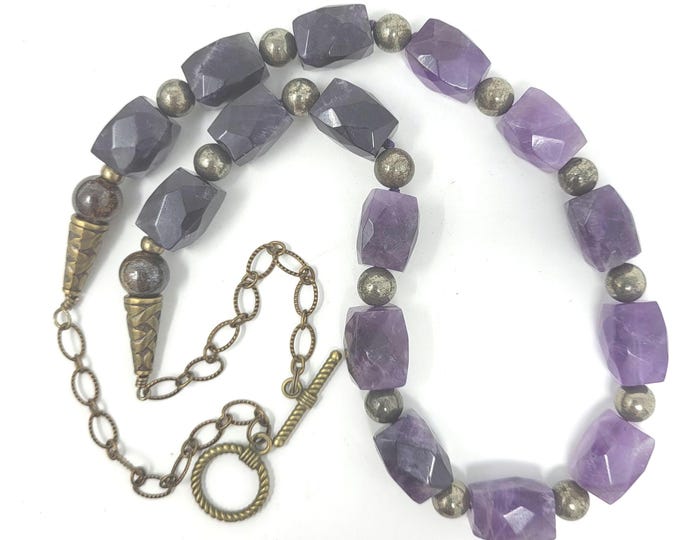 Single Strand Natural Stones Necklace