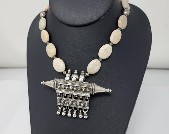 Single Strand Beaded Necklace of Natural Coral