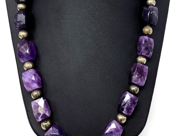 Single Strand Natural Stones Necklace