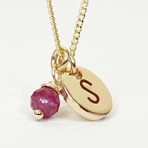 Collar de piedra de nacimiento, disco de 7x7 mm personalizado con letra estampada a mano, collar inicial de oro macizo, collar de piedra de nacimiento de plata de ley