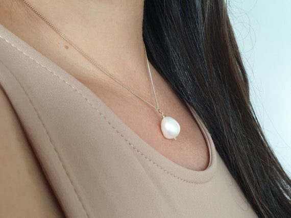 9ct Gold Cultured Freshwater Pearl Pendant in White | Prouds