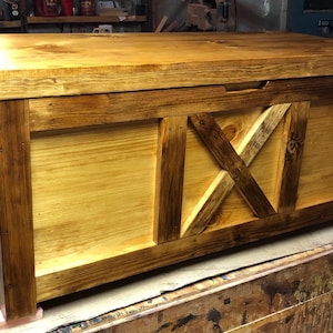 Large Cedar Chest, Hope Chest, Graduation Gift, Mother&#39;s Day Gift