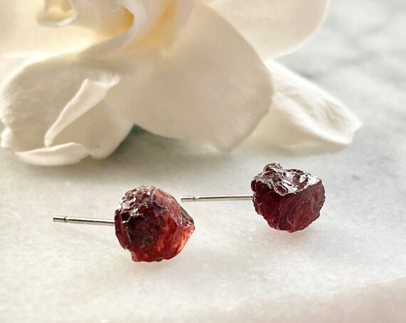 Raw Garnet Earrings / Raw Crystal Earrings / Raw Stone Earrings / Garnet Stud Earrings / Crystal Stud Earrings /Rough Stone /Garnet Earrings