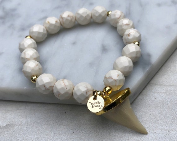 White Howlite Marble Bead Shark Tooth Bracelet