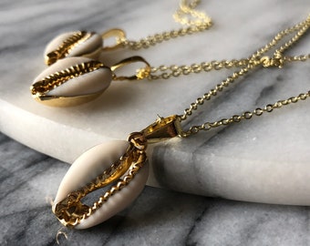 Cowrie Shell Necklace / 14K Gold Cowrie Shell Necklace / Boho Cowry Shell Necklace / Cowrie Boho Necklace / Gold Cowrie Shell Necklace