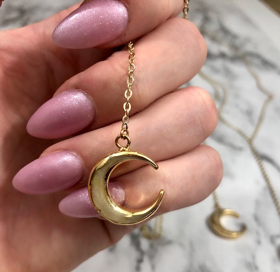 Boho Carved Shell Crescent Moon 14K Gold Lariat Necklace
