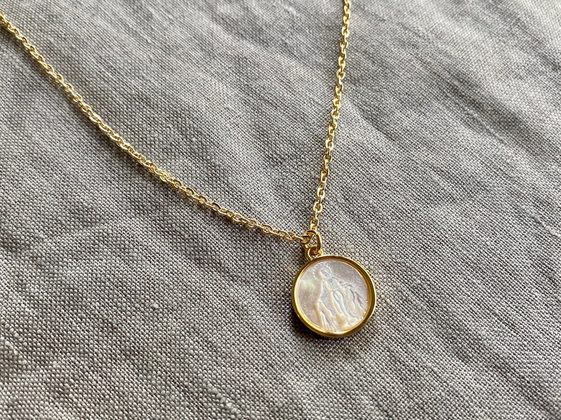 Mama mary gold necklace Clearance