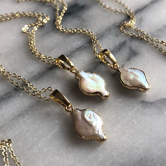 Minimalist 18K Gold Dainty Freshwater Pearl Necklace